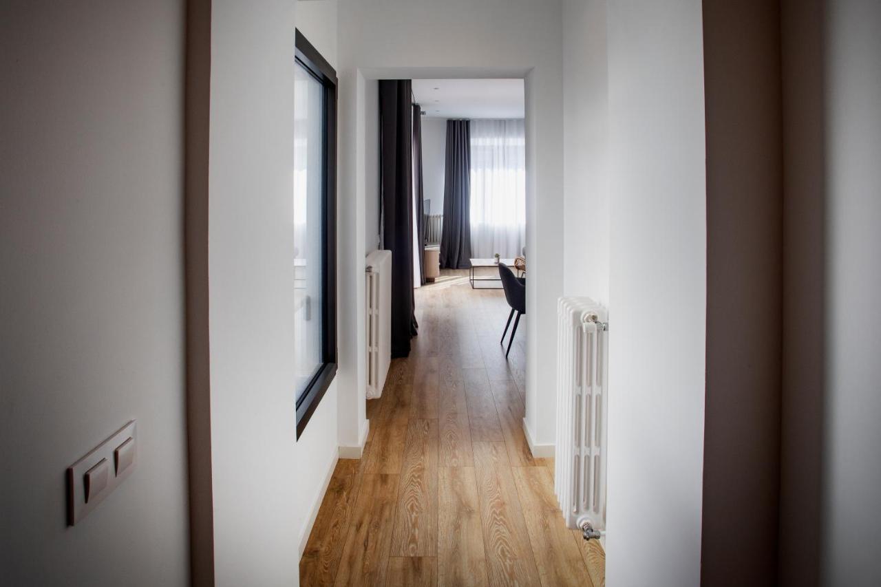 Nc Apartments Rambla 32 ฟิกวยเรส ภายนอก รูปภาพ